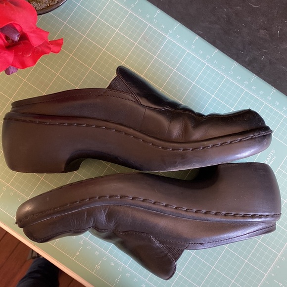 Naturalizer shoes - women’s size 7M black mules - Picture 5 of 7